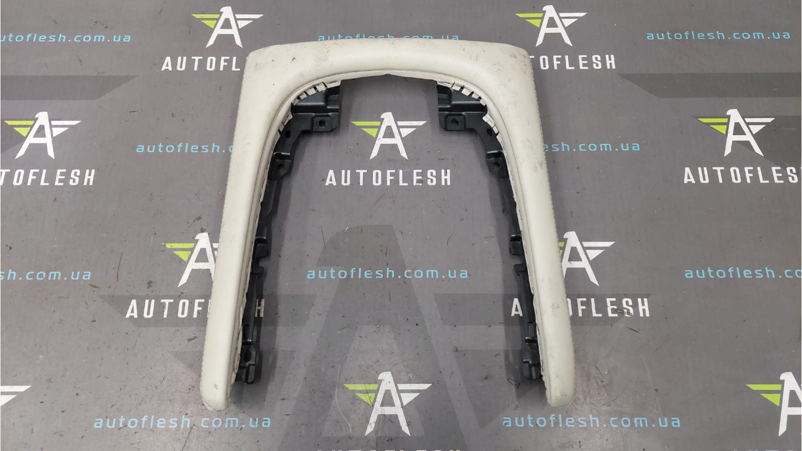 Накладка центральной консоли 51169352290 BMW 7 G11/ G12 БМВ бу